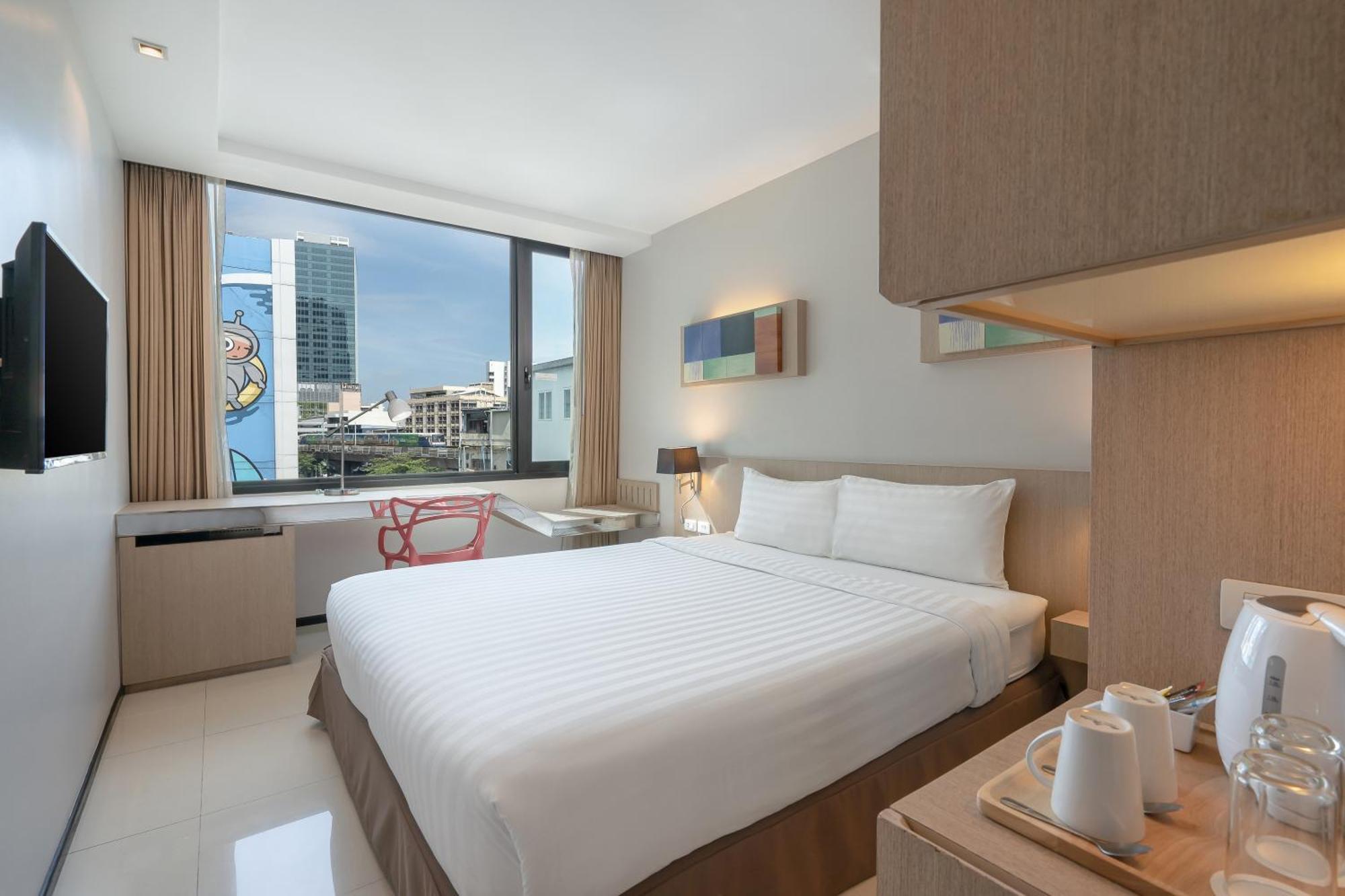 Vic 3 Bangkok Hotel Buitenkant foto